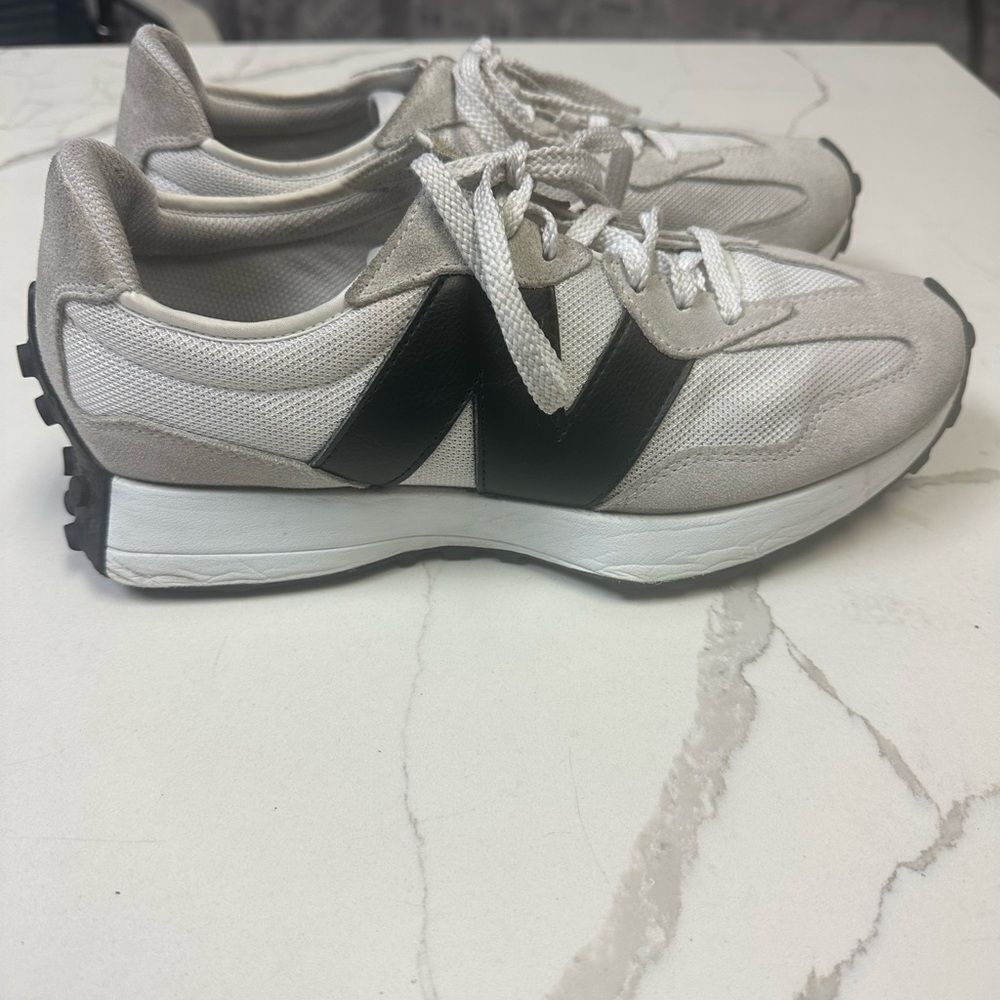 New Balance 327 White Black Men’s Sneakers US 10.5 EU 44.5